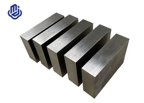 Titanium gesmeed blok